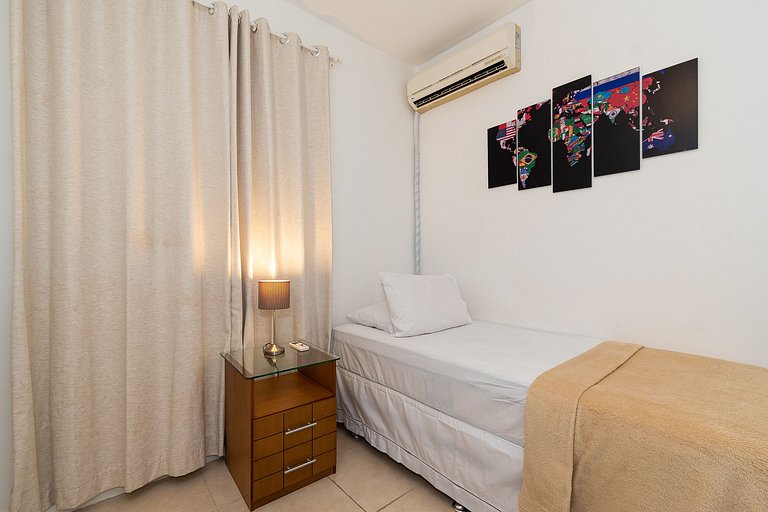Apartamento 2 Qto e Varanda em Condomínio Completo